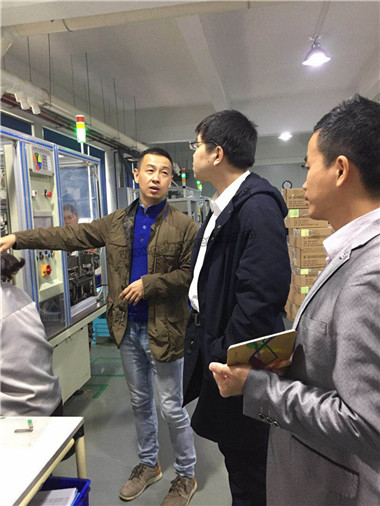 自动化焊接车间参观.jpg